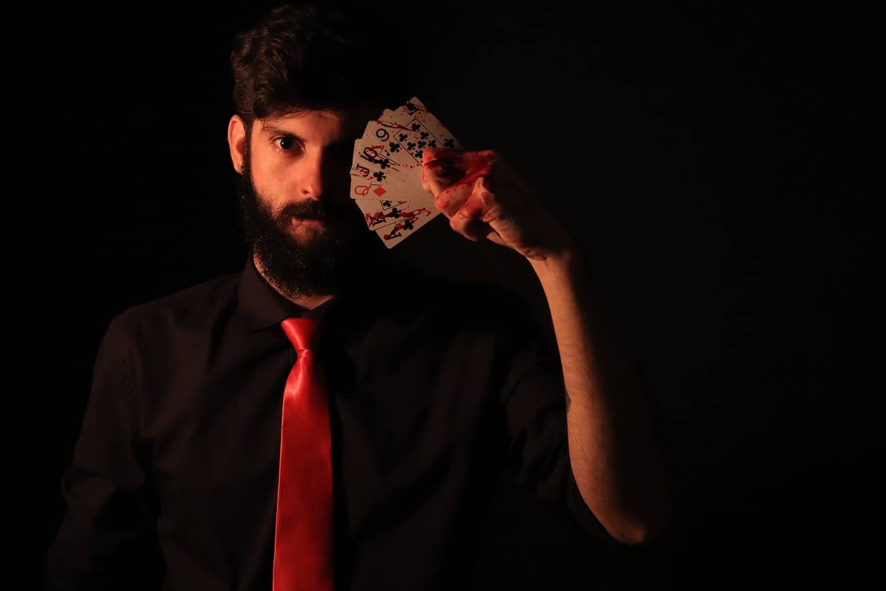 האם הופעת קוסם שונה באוהלים לאירועים