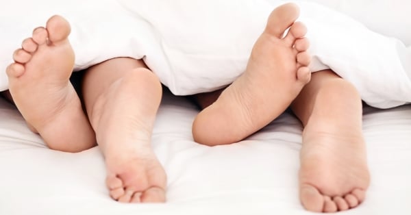 ההבדל בין סטוצים ליזיזות: מה כדאי לבחור ולמה?